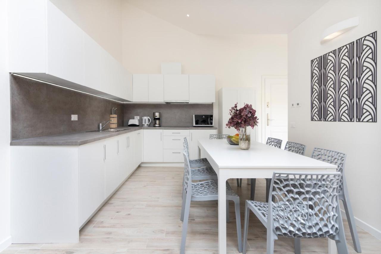 Kinsky Garden Apartments And Suites By Dwellfort Prag Dış mekan fotoğraf