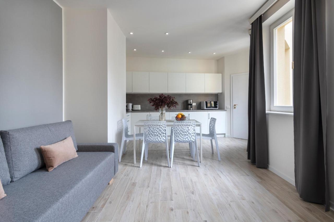 Kinsky Garden Apartments And Suites By Dwellfort Prag Dış mekan fotoğraf