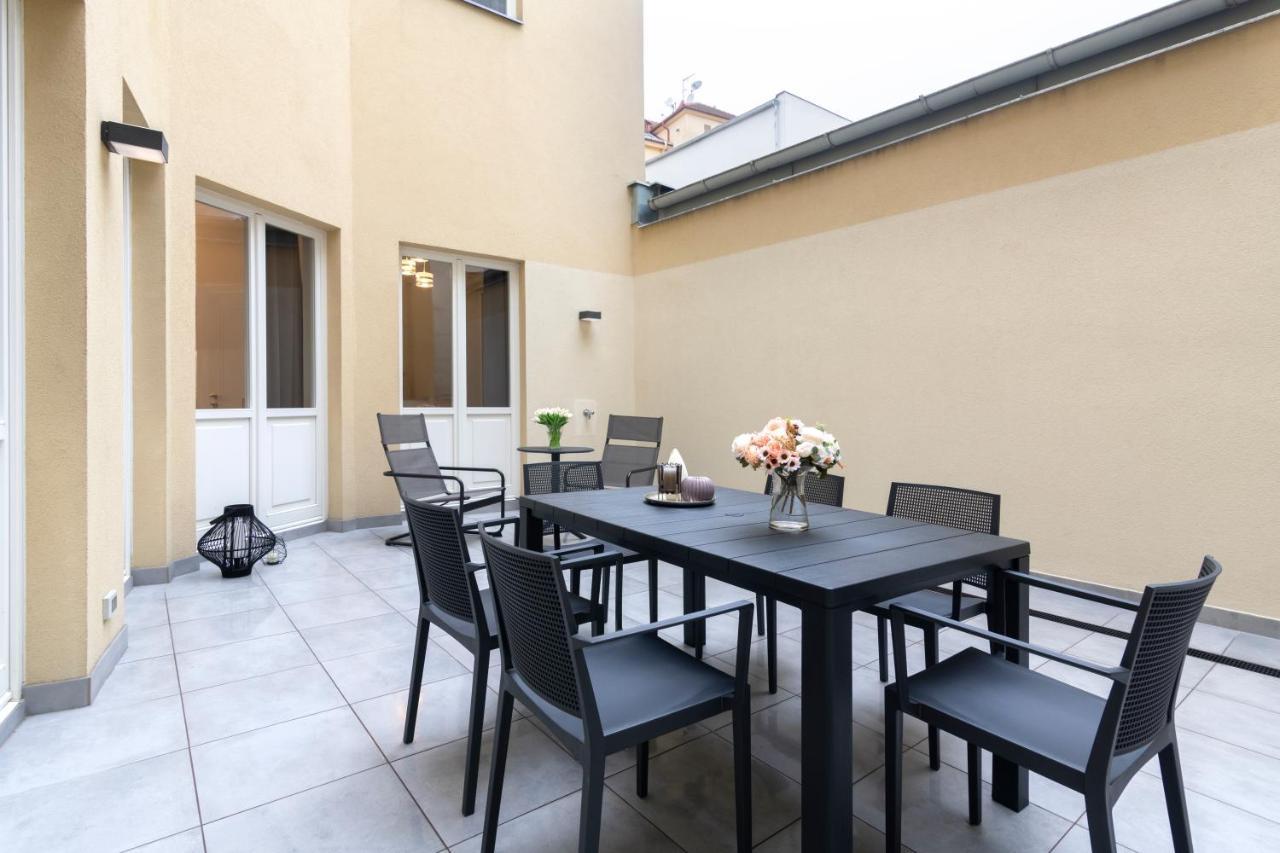 Kinsky Garden Apartments And Suites By Dwellfort Prag Dış mekan fotoğraf