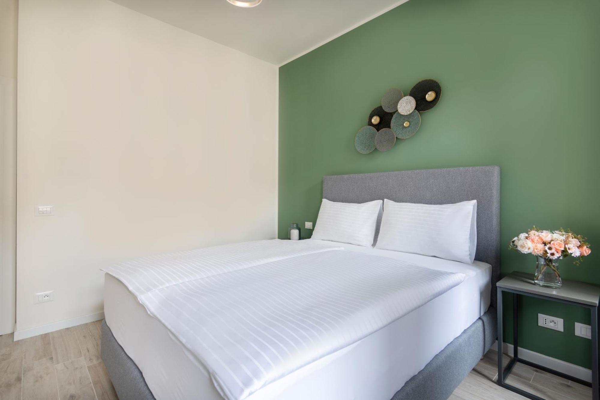 Kinsky Garden Apartments And Suites By Dwellfort Prag Dış mekan fotoğraf