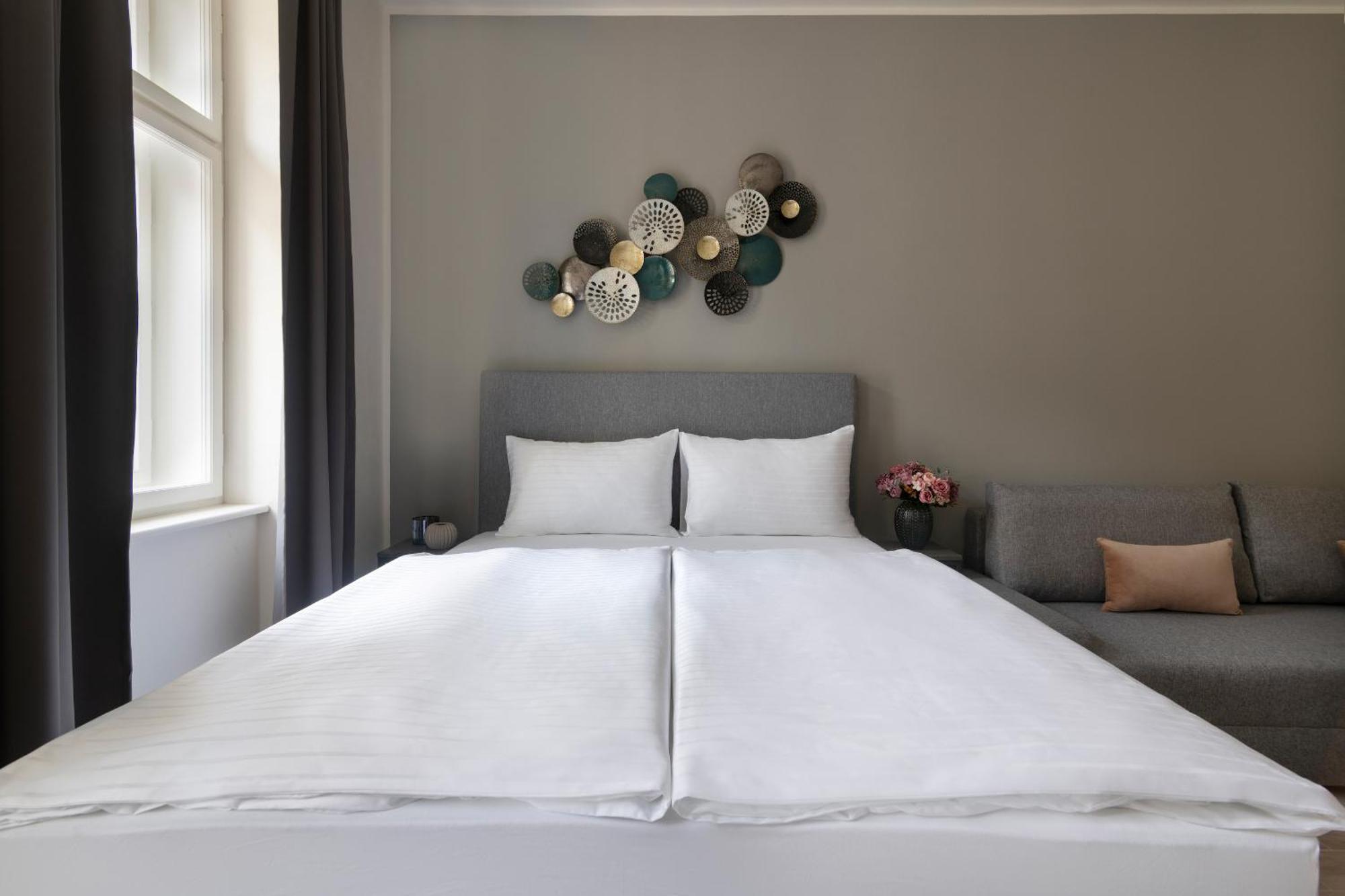 Kinsky Garden Apartments And Suites By Dwellfort Prag Dış mekan fotoğraf