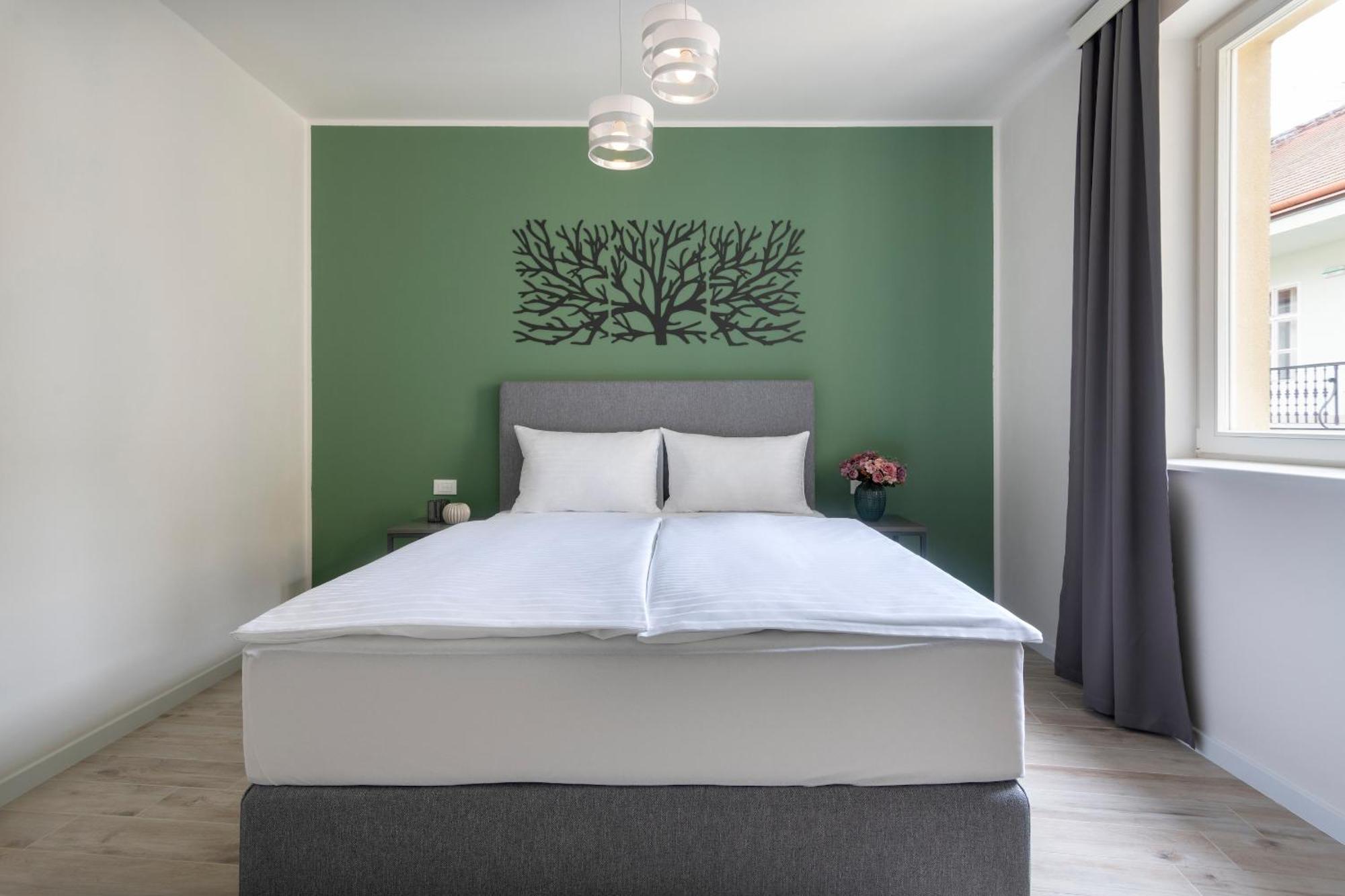 Kinsky Garden Apartments And Suites By Dwellfort Prag Dış mekan fotoğraf