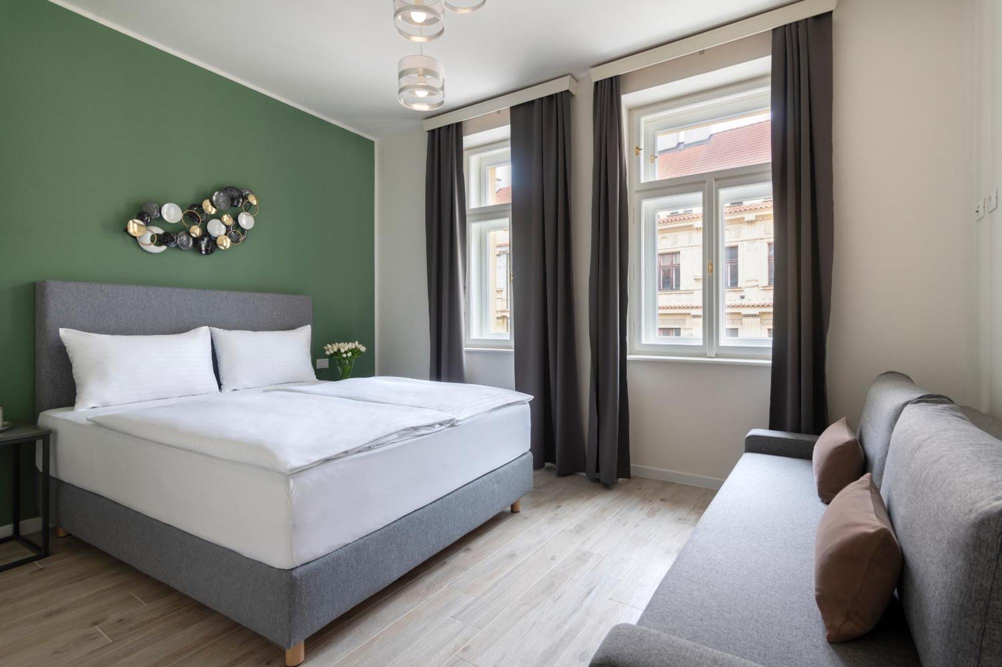 Kinsky Garden Apartments And Suites By Dwellfort Prag Dış mekan fotoğraf