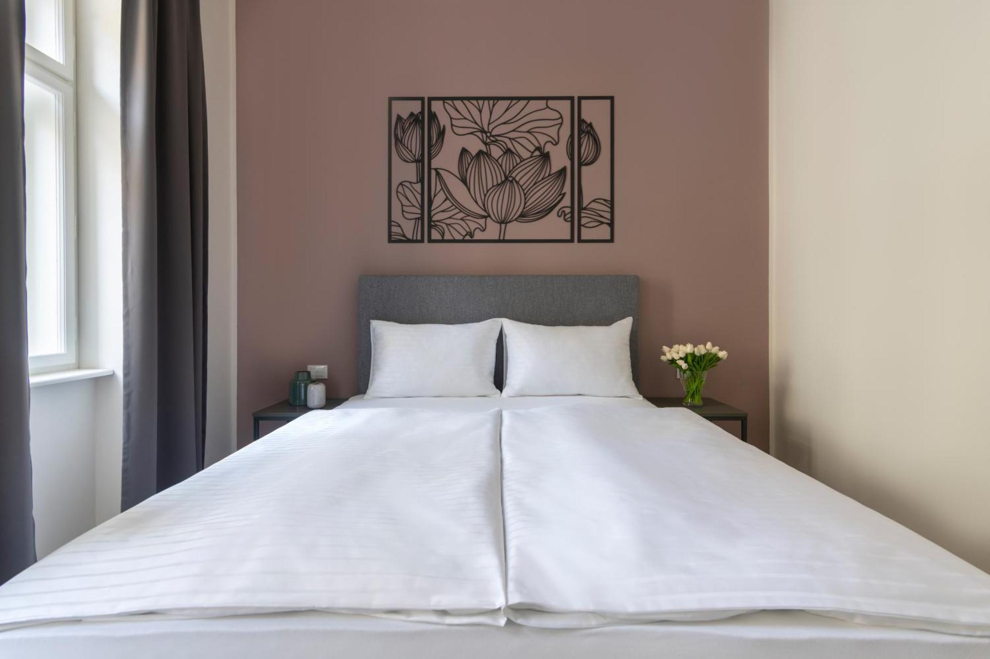 Kinsky Garden Apartments And Suites By Dwellfort Prag Dış mekan fotoğraf