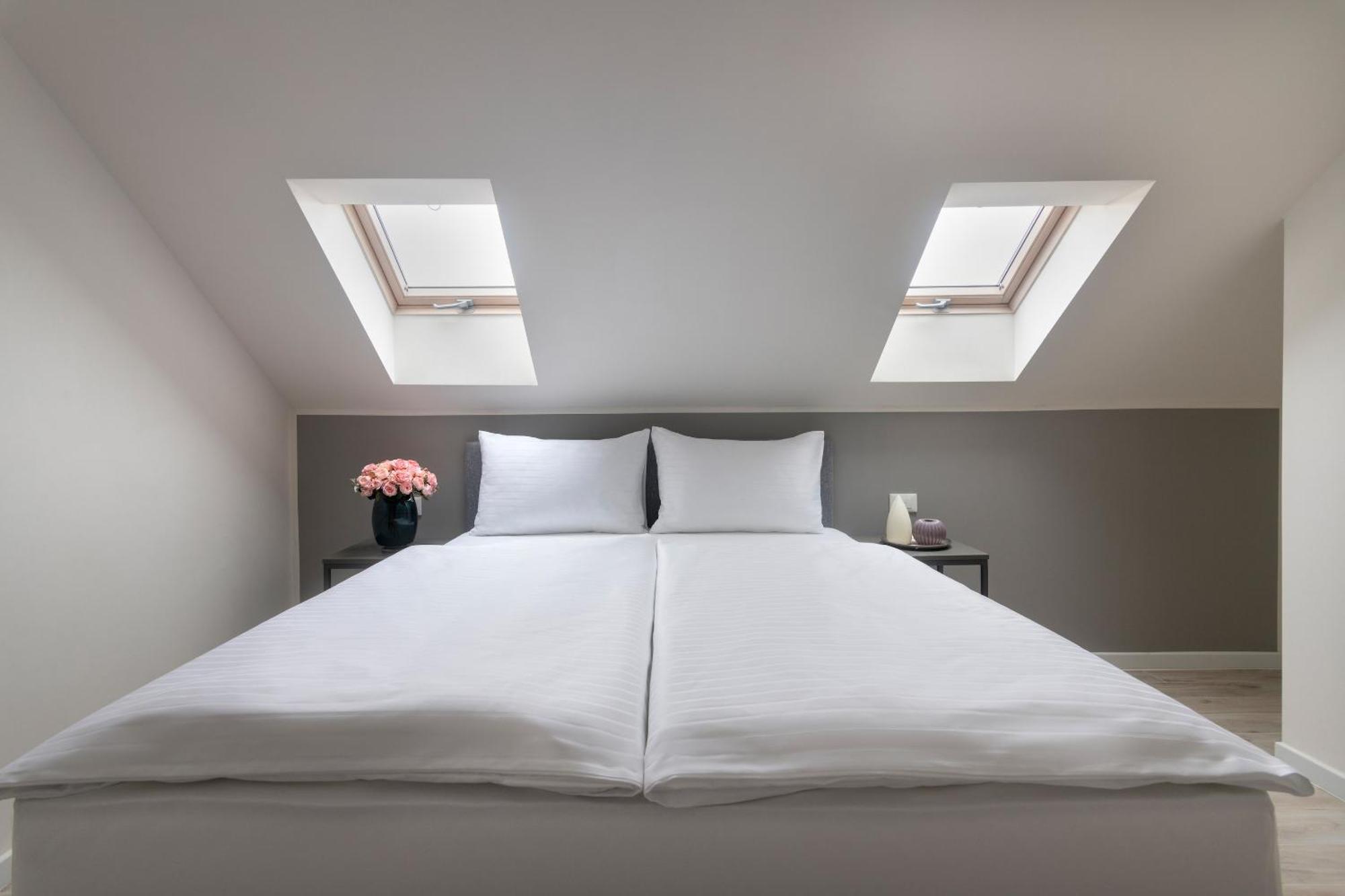 Kinsky Garden Apartments And Suites By Dwellfort Prag Oda fotoğraf