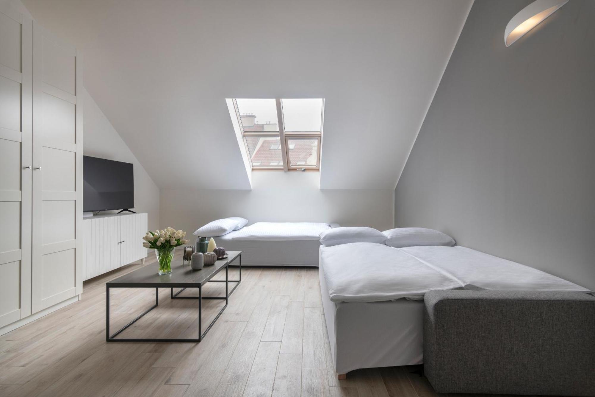 Kinsky Garden Apartments And Suites By Dwellfort Prag Oda fotoğraf