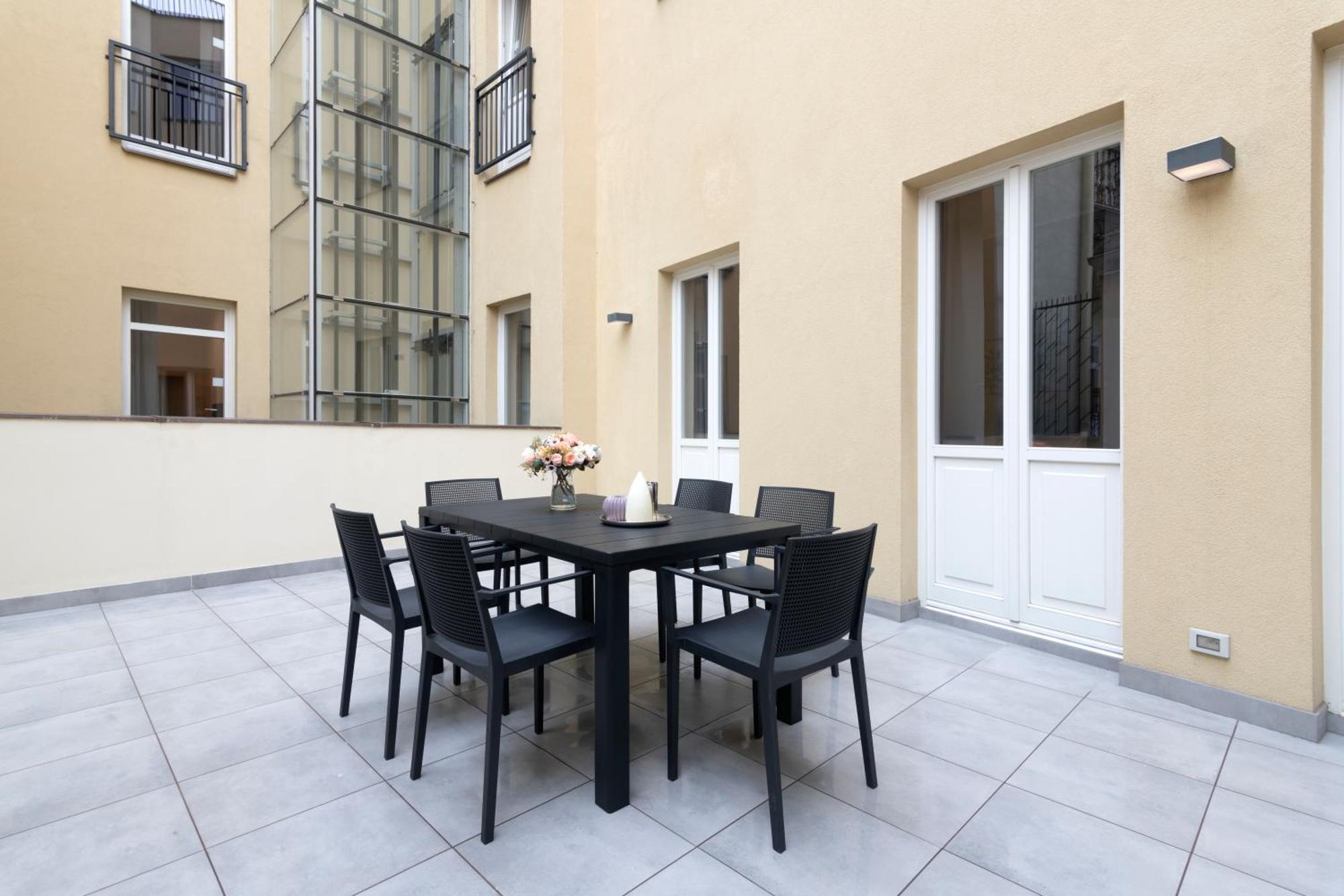 Kinsky Garden Apartments And Suites By Dwellfort Prag Dış mekan fotoğraf